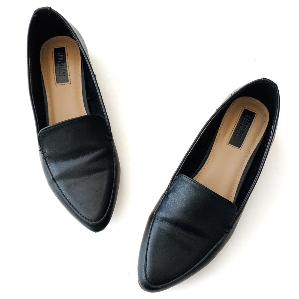BLCK POINTED TOE LOAFERS / FLATS - EUC